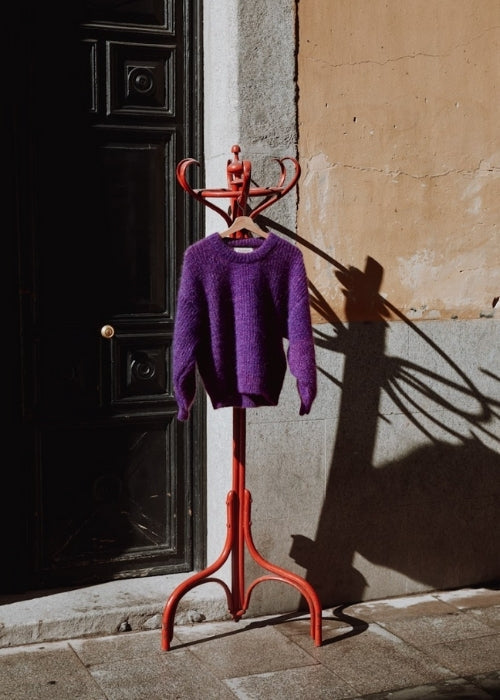 WHEN KNITWEAR BECOMES A REMEDY FOR GREY DAYS