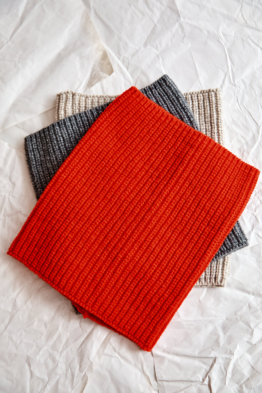 AMANDINE Neckwarmer Scarf in Merino Wool - Ash Grey