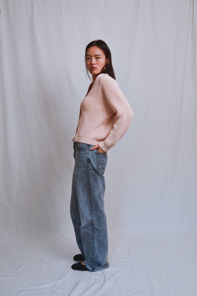 Référence n° 507 - Cardigan ANNA à col en V en coton biologique - Rose poudré