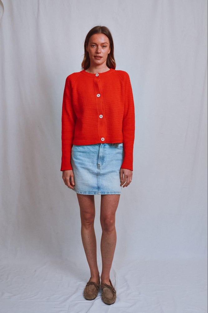 Référence n° 509 - Cardigan court VALÉRIE en coton biologique - Rouge