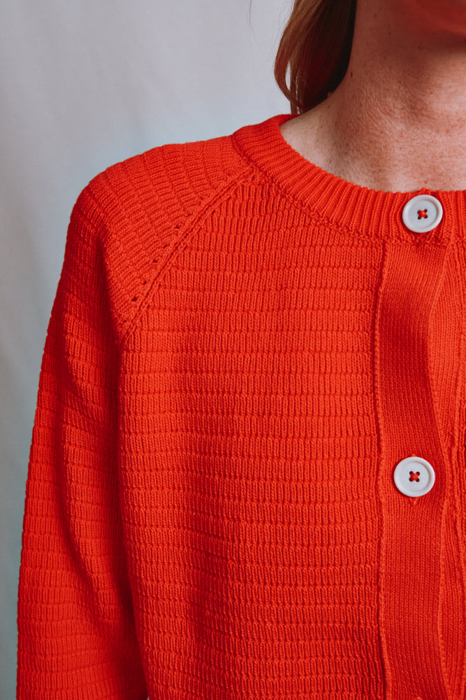 Référence n° 509 - Cardigan court VALÉRIE en coton biologique - Rouge