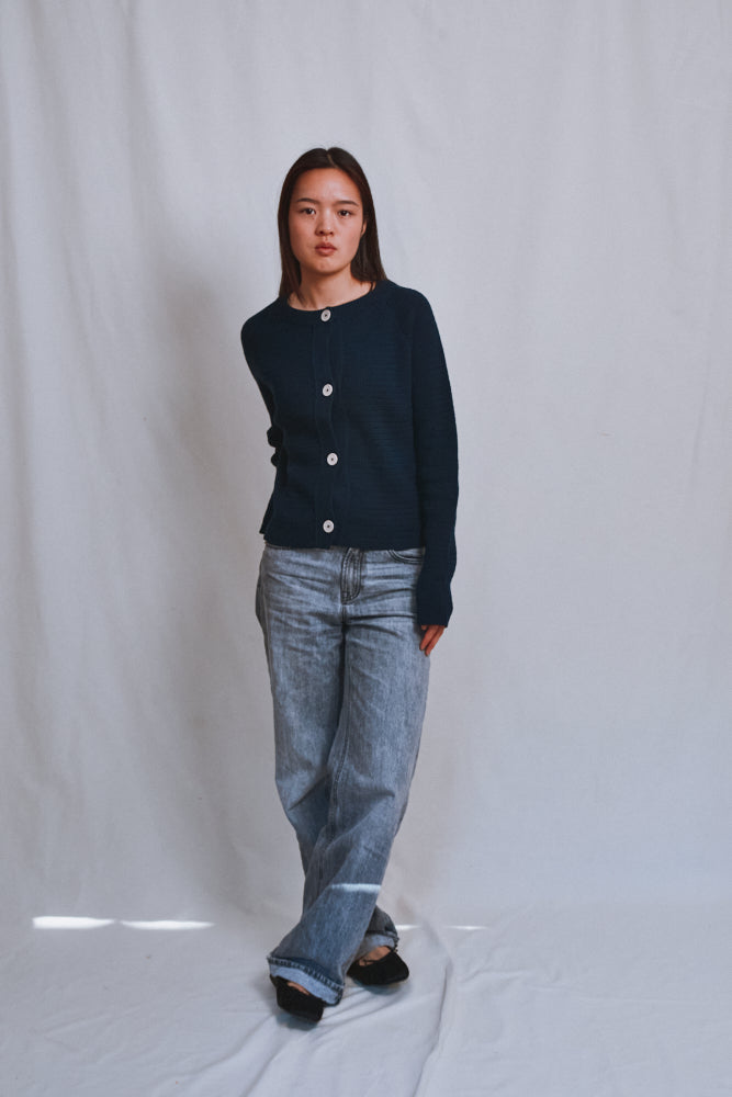 Référence n° 510 - Cardigan court VALÉRIE en coton biologique - Bleu marine