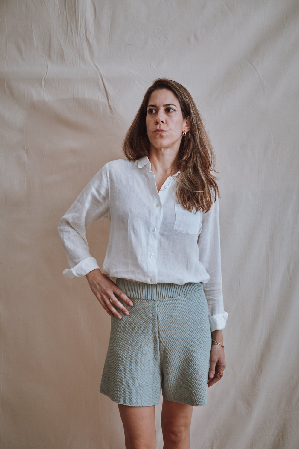 Item #331 - JANE Slim-Fit Shorts in Organic Cotton - Sage green