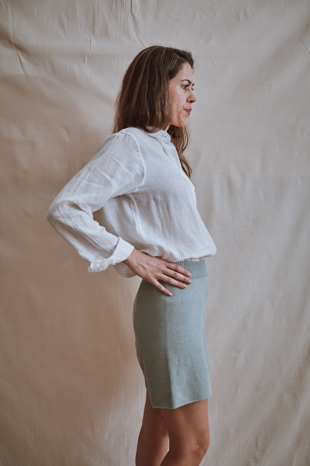 Item #331 - JANE Slim-Fit Shorts in Organic Cotton - Sage green
