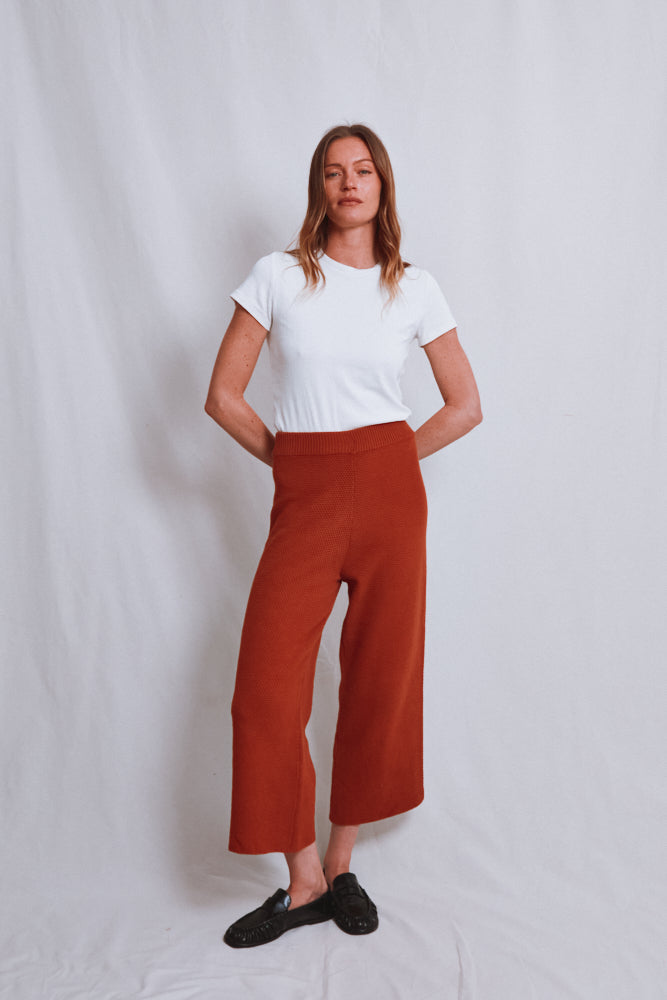 Référence n° 544 - Pantalon court LOUISA en coton biologique - Rouge terre
