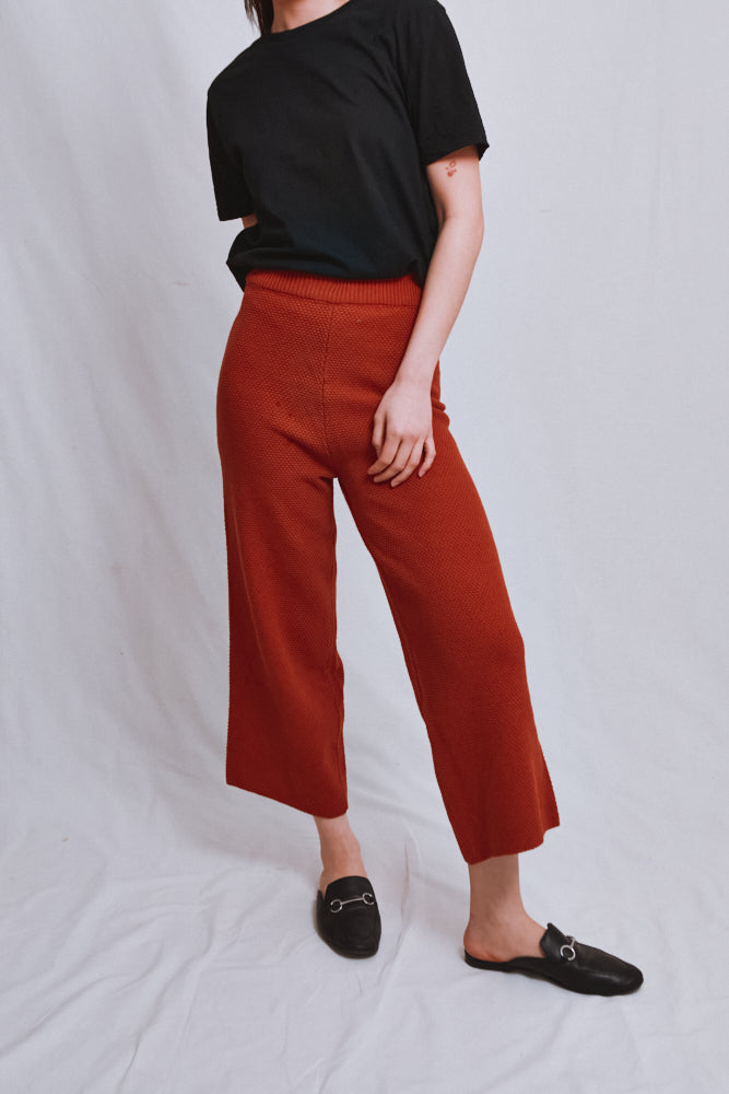 Référence n° 545 - Pantalon court LOUISA en coton biologique - Rouge terre