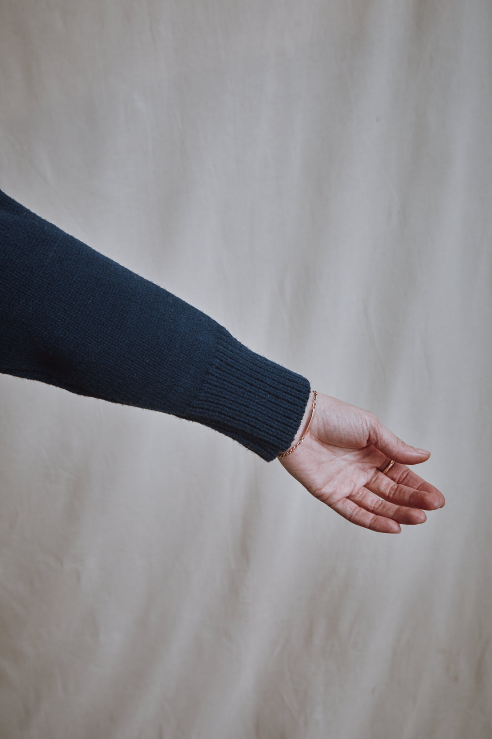 Item #398 - THÉRÈSE Turtleneck Sweater in Merino Wool - Navy blue