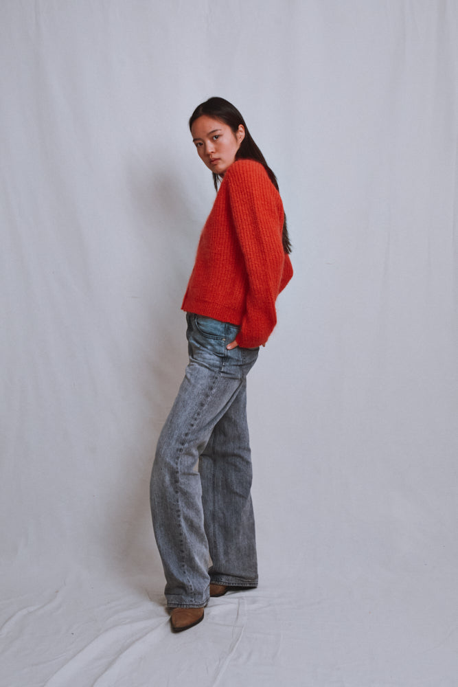 Référence n° 659 - Cardigan ANNA à col en V en laine mérinos et mohair - Corail
