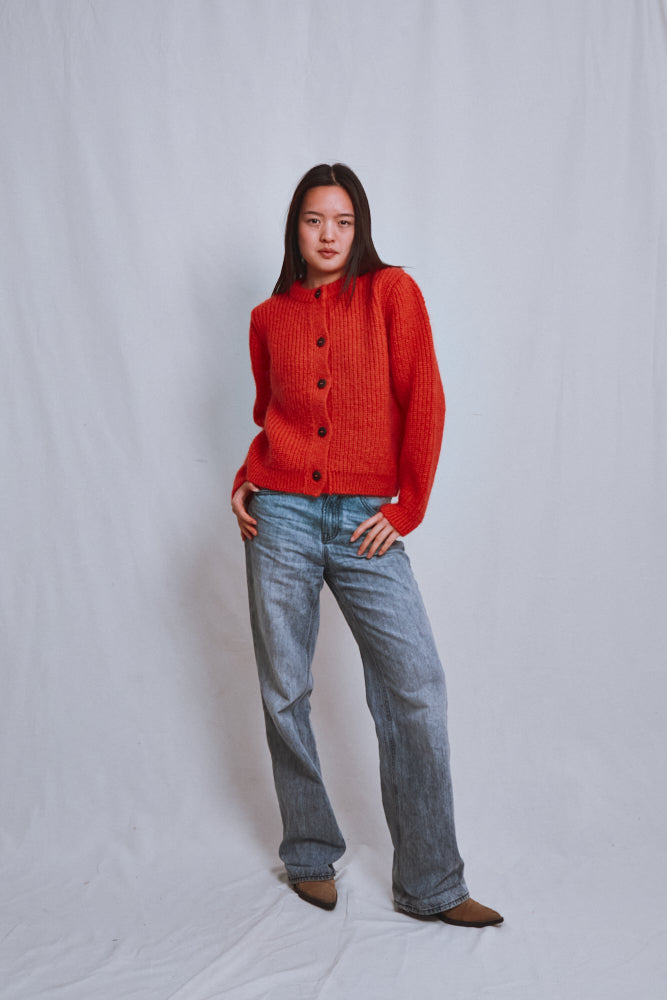 Référence n° 661 - Cardigan à col rond CHARLOTTE en laine mérinos et mohair - Corail
