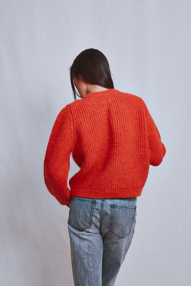 Référence n° 661 - Cardigan à col rond CHARLOTTE en laine mérinos et mohair - Corail
