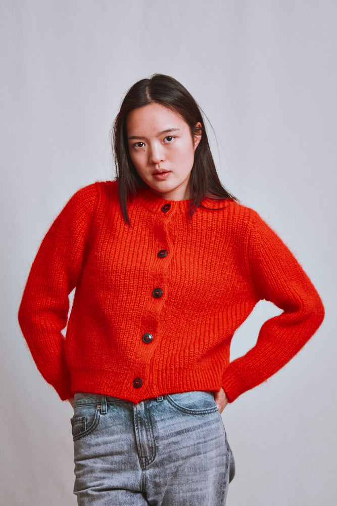 Référence n° 662 - Cardigan à col rond CHARLOTTE en laine mérinos et mohair - Rouge