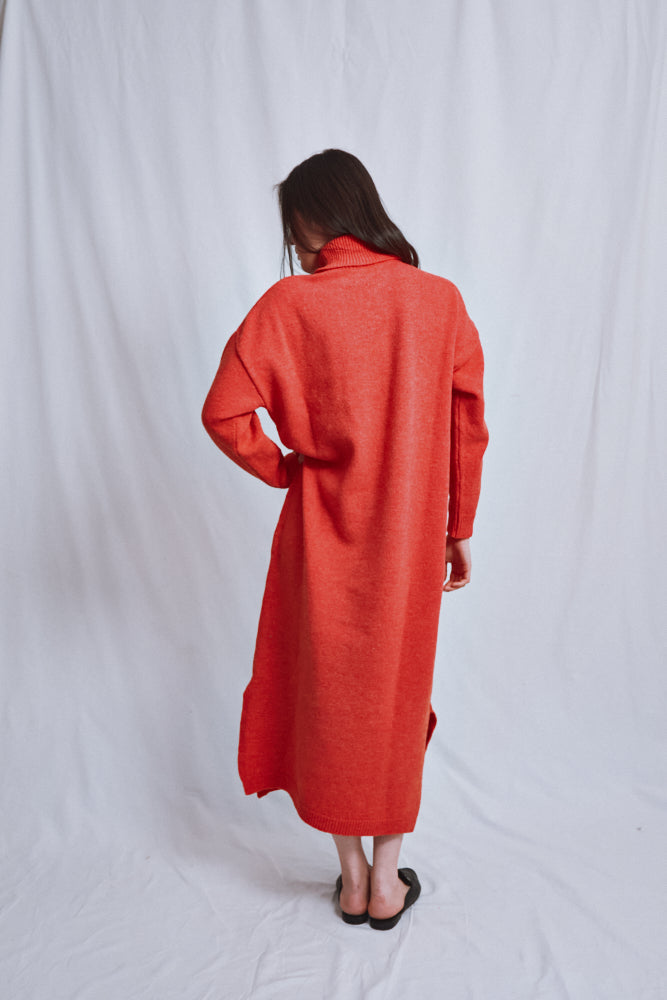 Référence n° 559 - Robe en maille FREYA en laine mérinos - Corail