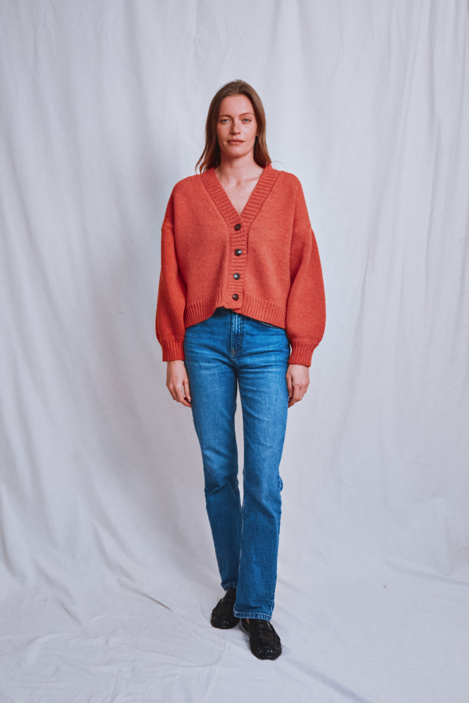 Référence n° 680 - Cardigan LUNA à manches chauve-souris en laine mérinos - Corail
