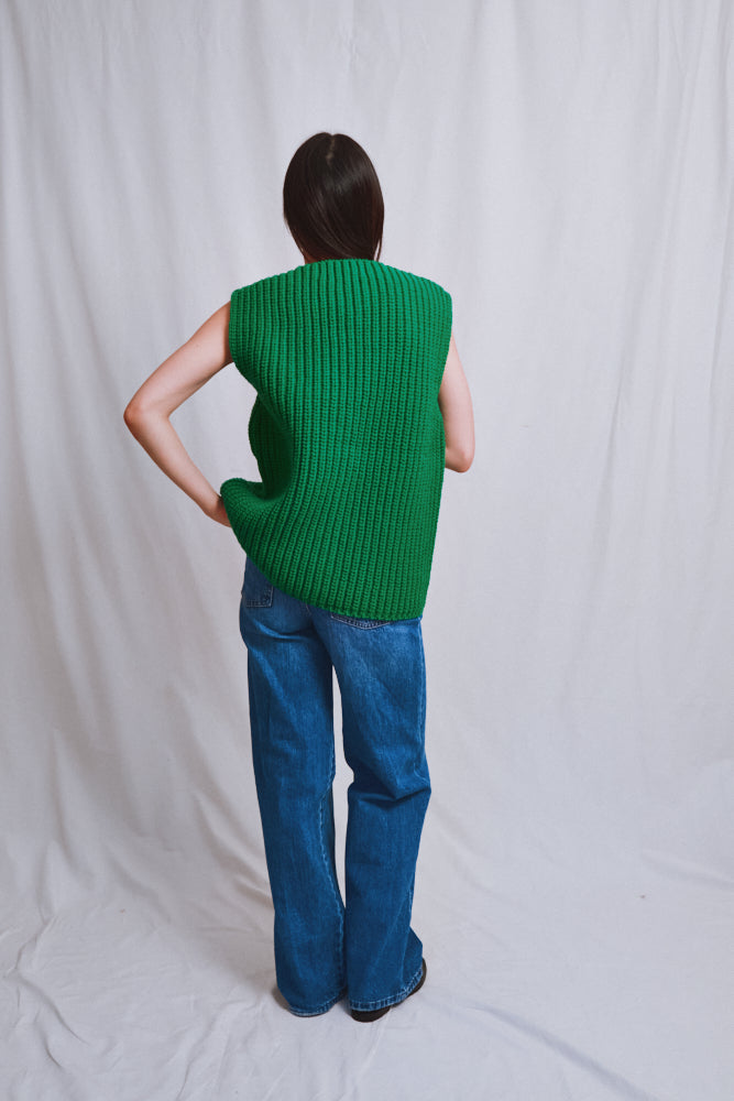 Référence n° 623 - Gilet sans manches VERA en laine mérinos - Vert perroquet