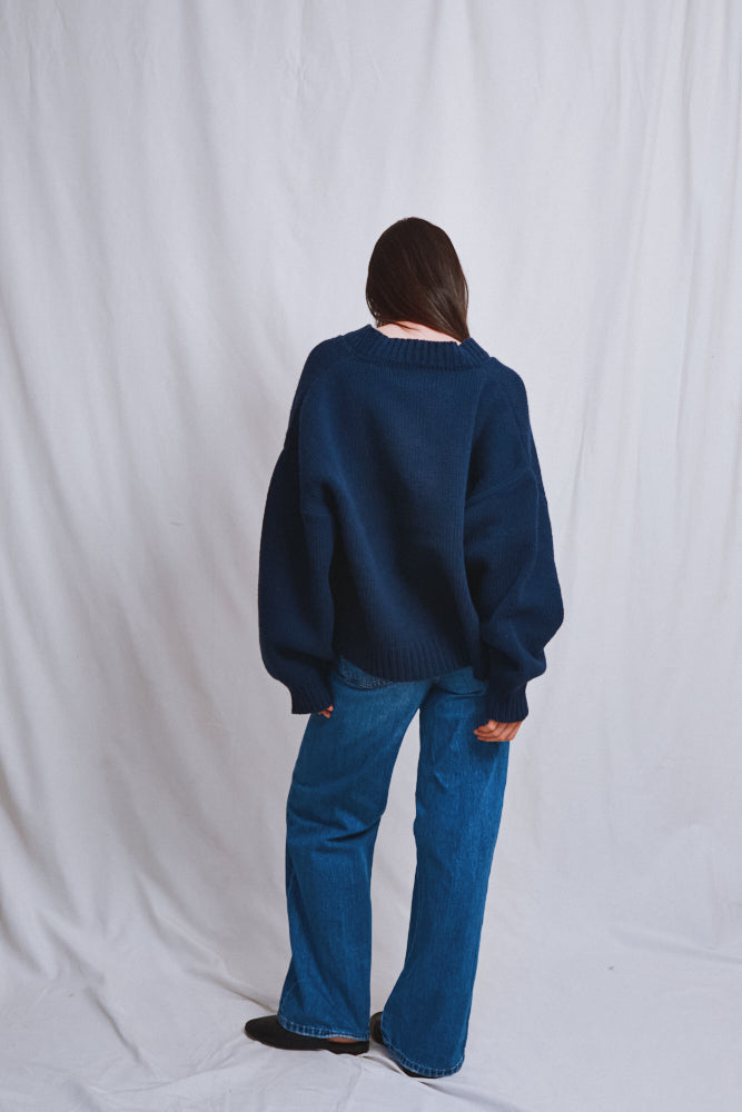 Référence n° 678 - Cardigan LUNA à manches chauve-souris en laine mérinos - Bleu marine