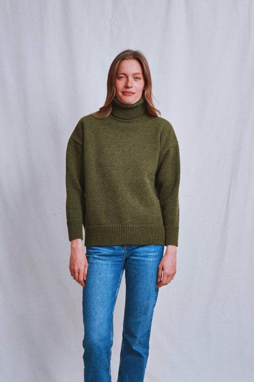 Article #471 - Pull à col roulé en laine mérinos THERESE - Vert olive