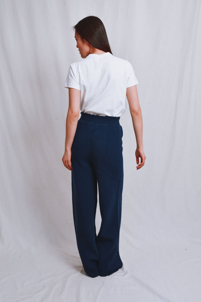 Référence n° 653 - Pantalon en maille HELENE en laine mérinos - Bleu marine
