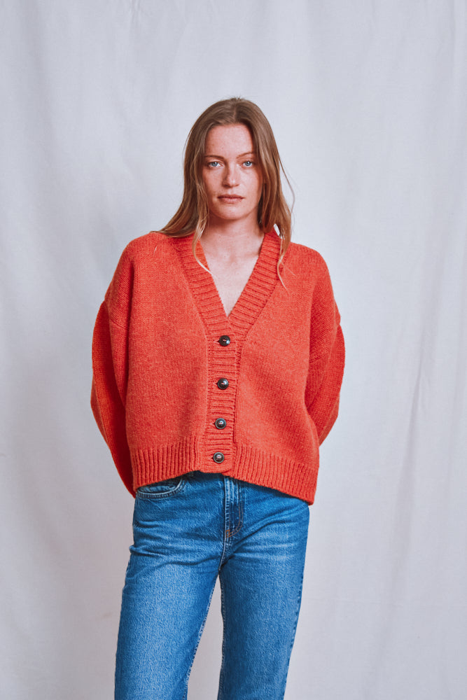 Référence n° 679 - Cardigan à manches chauve-souris LUNA en laine mérinos - Corail