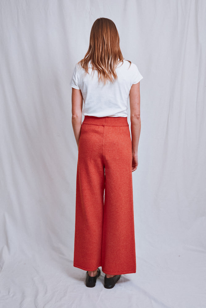 Référence n° 566 - Pantalon en maille HELENE en laine mérinos - Corail