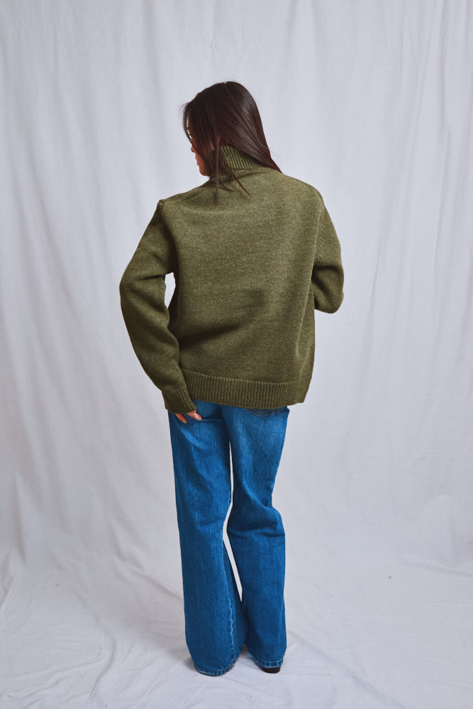 Référence n° 572 - Pull à col roulé pour homme JACQUES en laine mérinos - Vert olive