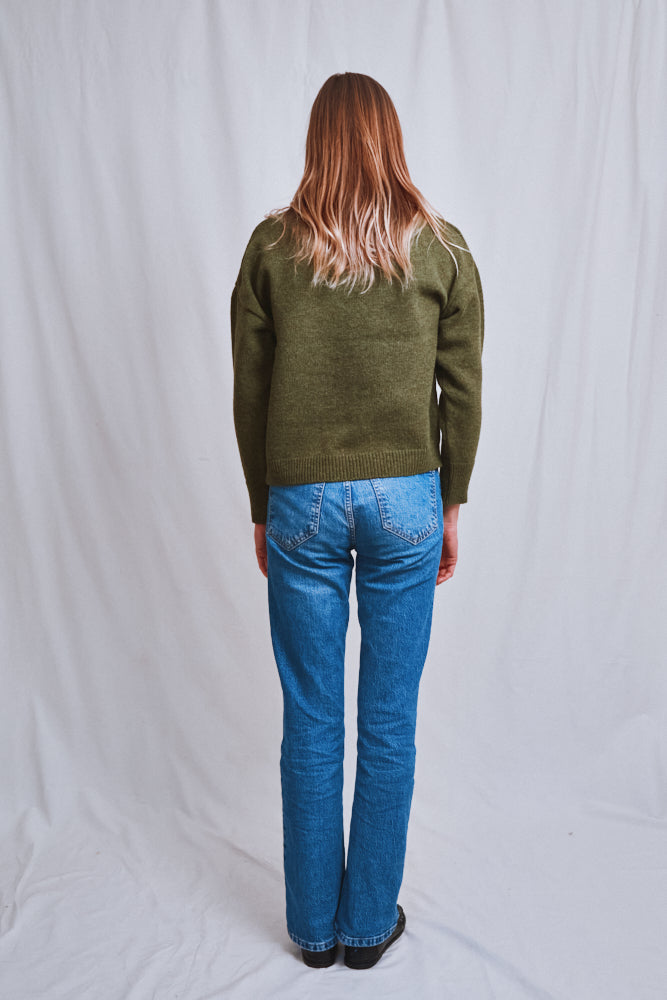 Référence n° 614 - Cardigan à col cheminée SANDRA en laine mérinos - Vert olive