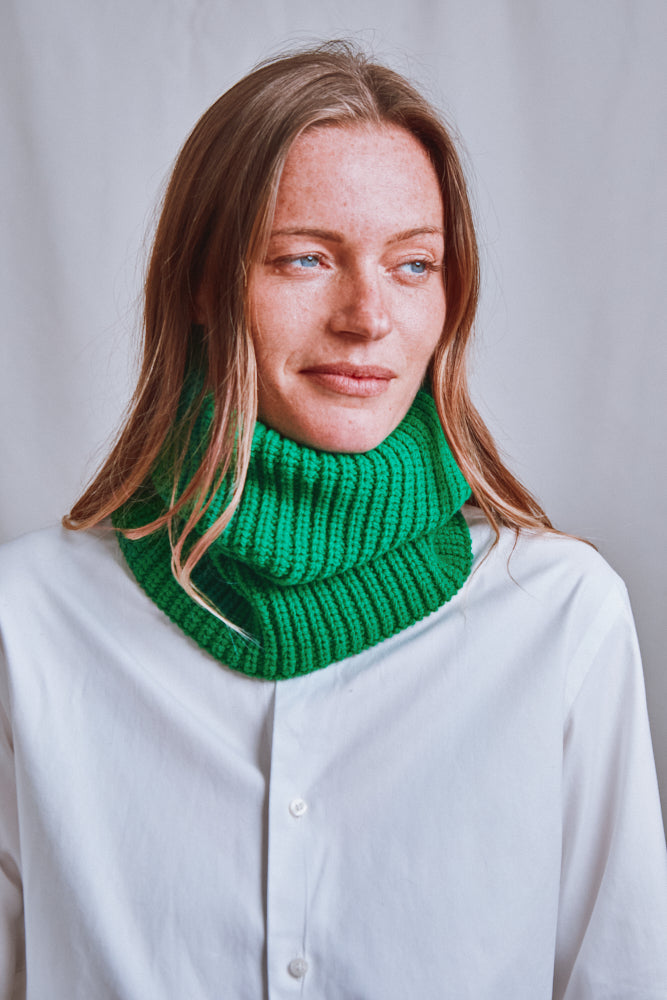 Item #700 - AMANDINE Neckwarmer Scarf in Merino Wool - Parrot Green