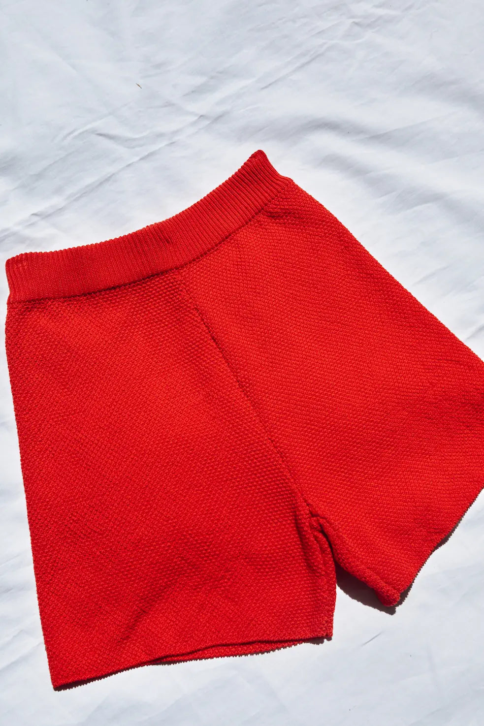JANE Slim-Fit Shorts in Organic Cotton - Red