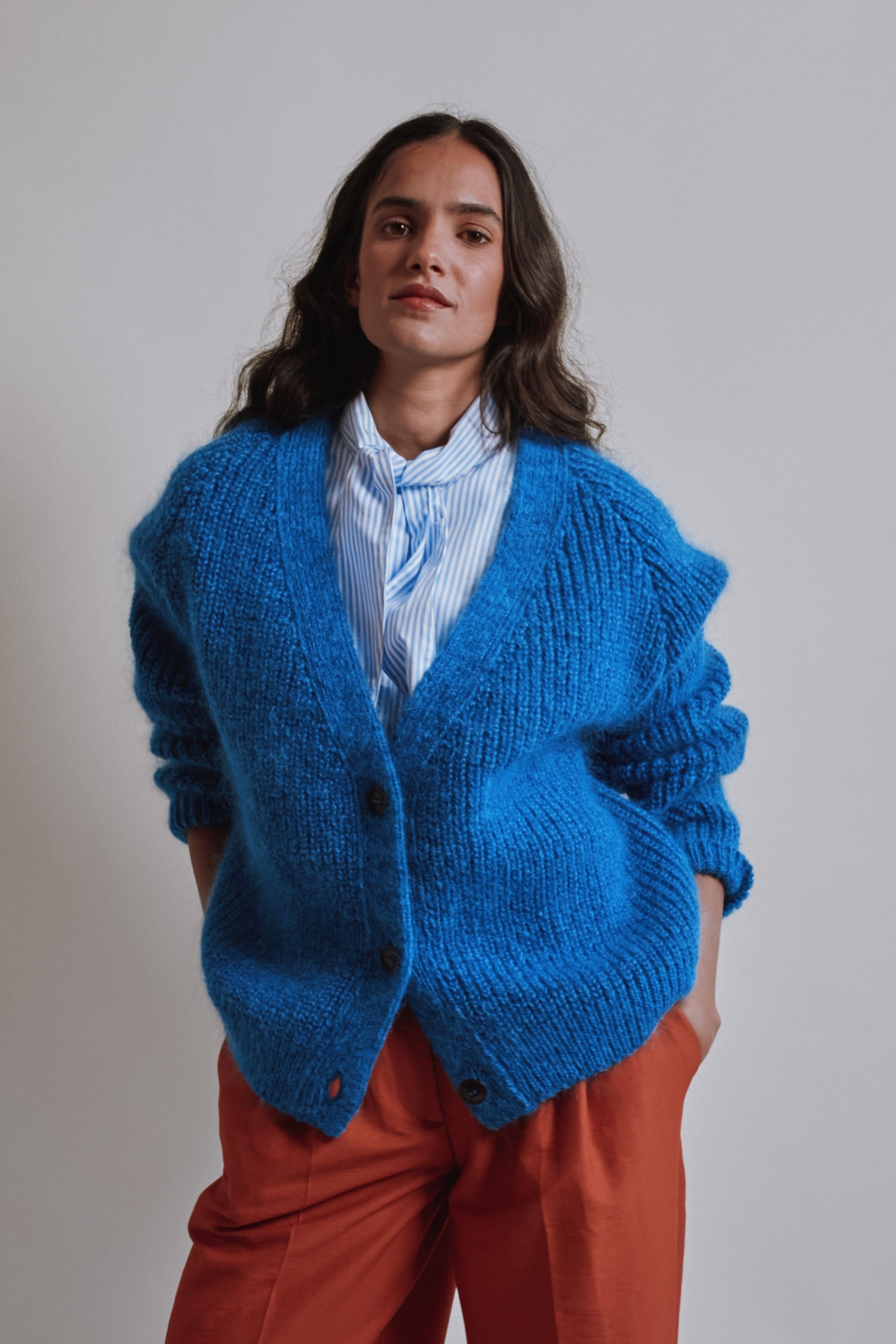 ANNA V-Neck Cardigan in Merino-Mohair Wool - Cobalt Blue