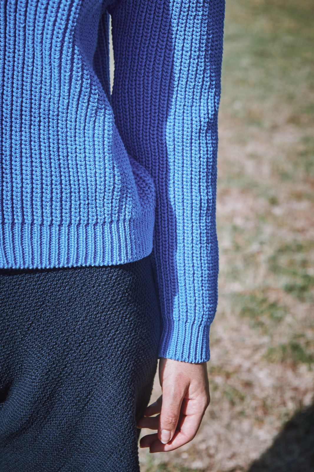 ANNA Cardigan à col en V en coton biologique - Bleu cyan