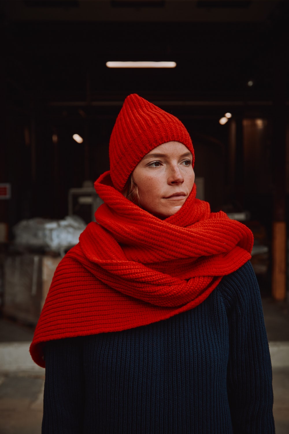 Écharpe CAMILLE en rouge - 100 % laine naturelle - L'Envers