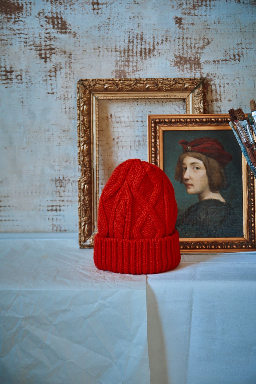 CAPUCINE Unisex Cable Knit Beanie in Merino Wool - Red | L'Envers