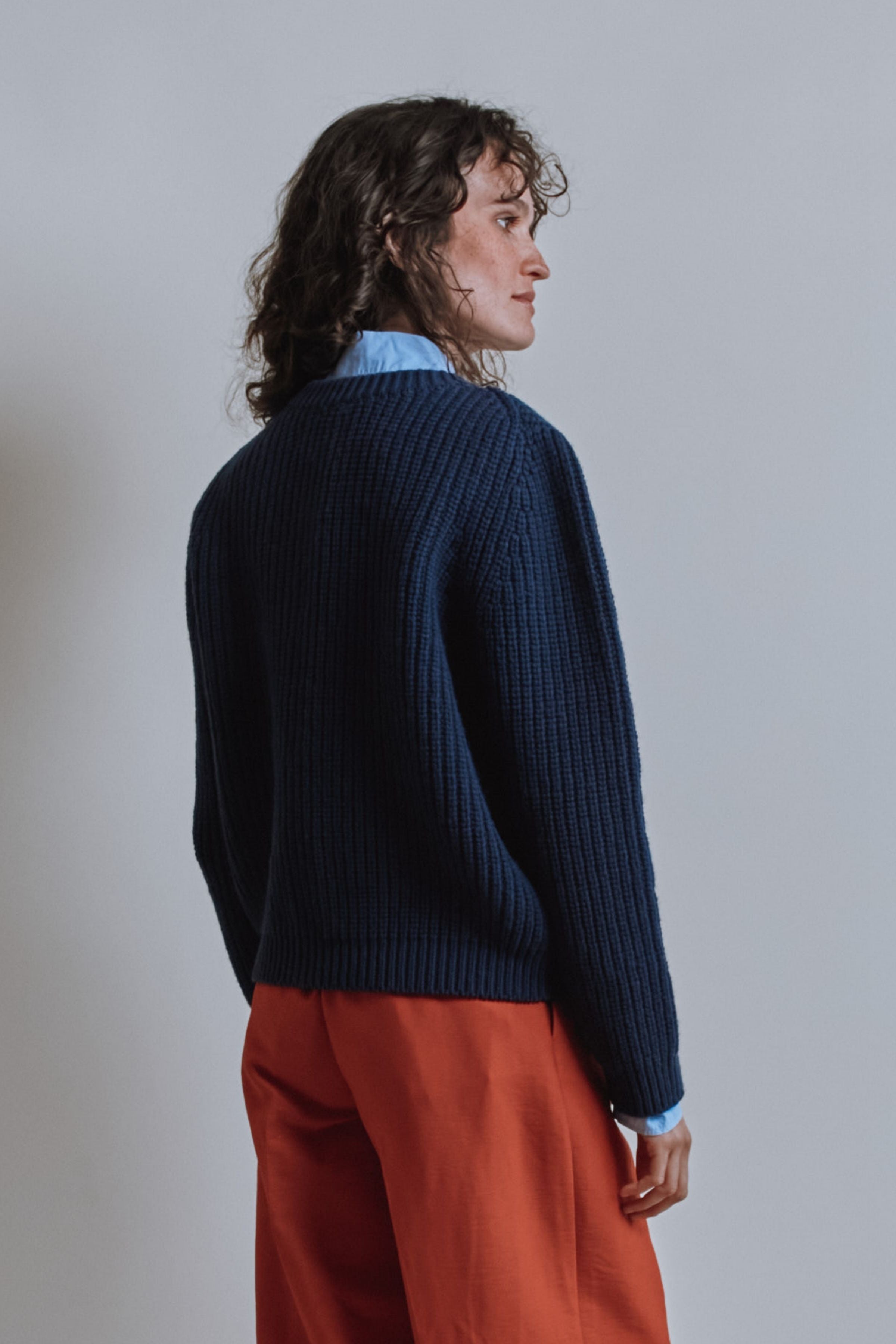 CHARLOTTE Round-Neck Cardigan in Merino Wool - Navy Blue