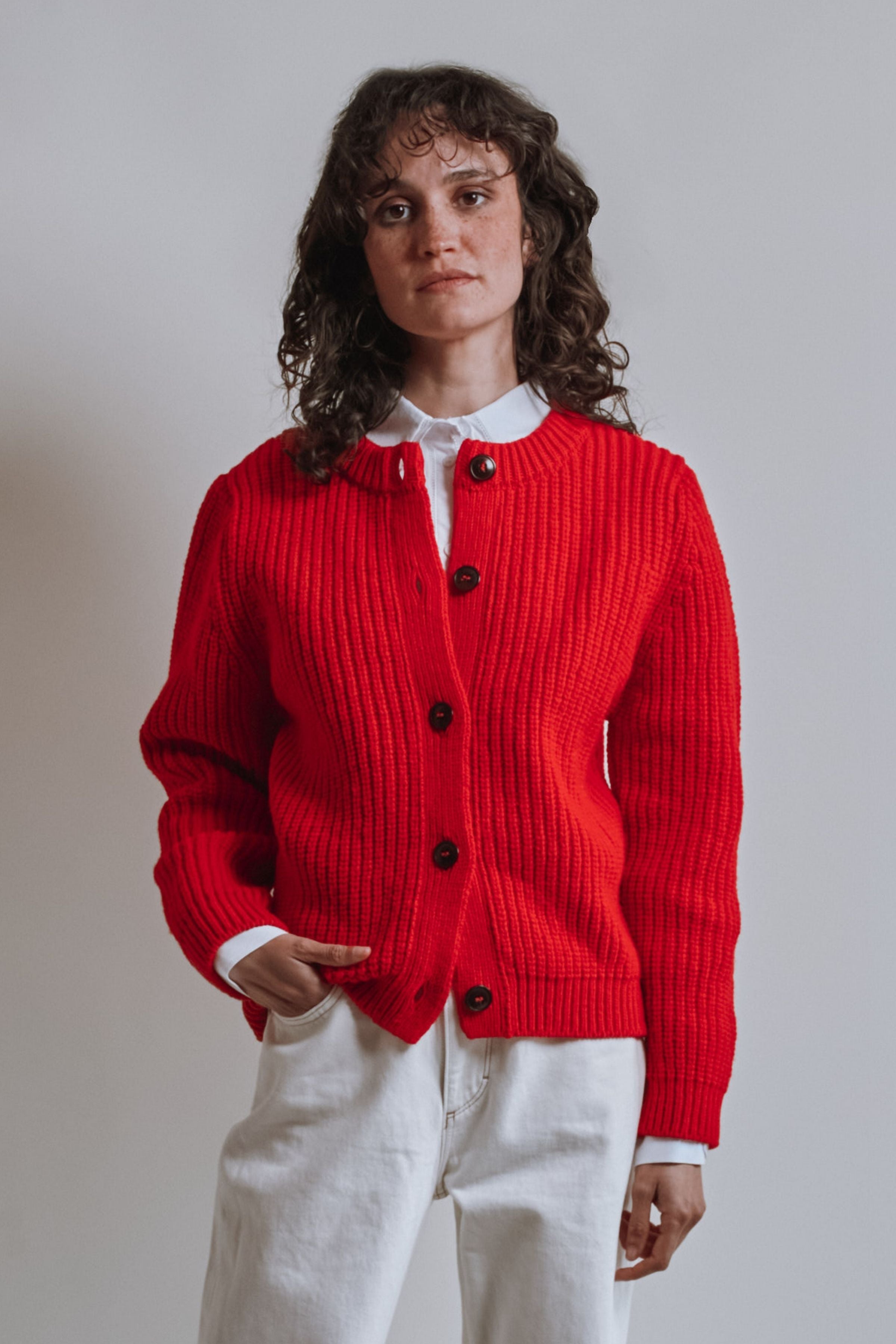 CHARLOTTE Round-Neck Cardigan in Merino Wool - Red