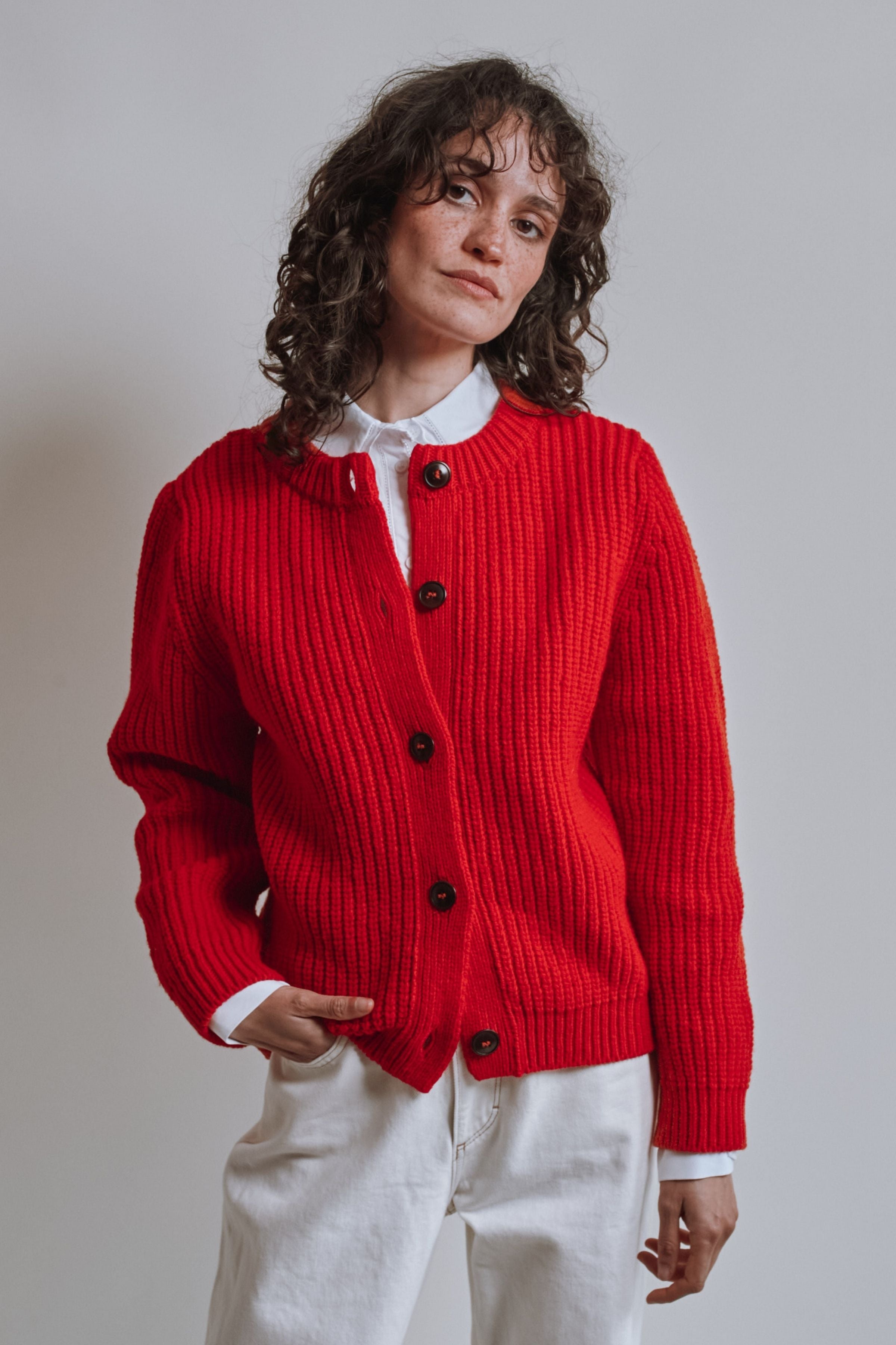 CHARLOTTE Round-Neck Cardigan in Merino Wool - Red