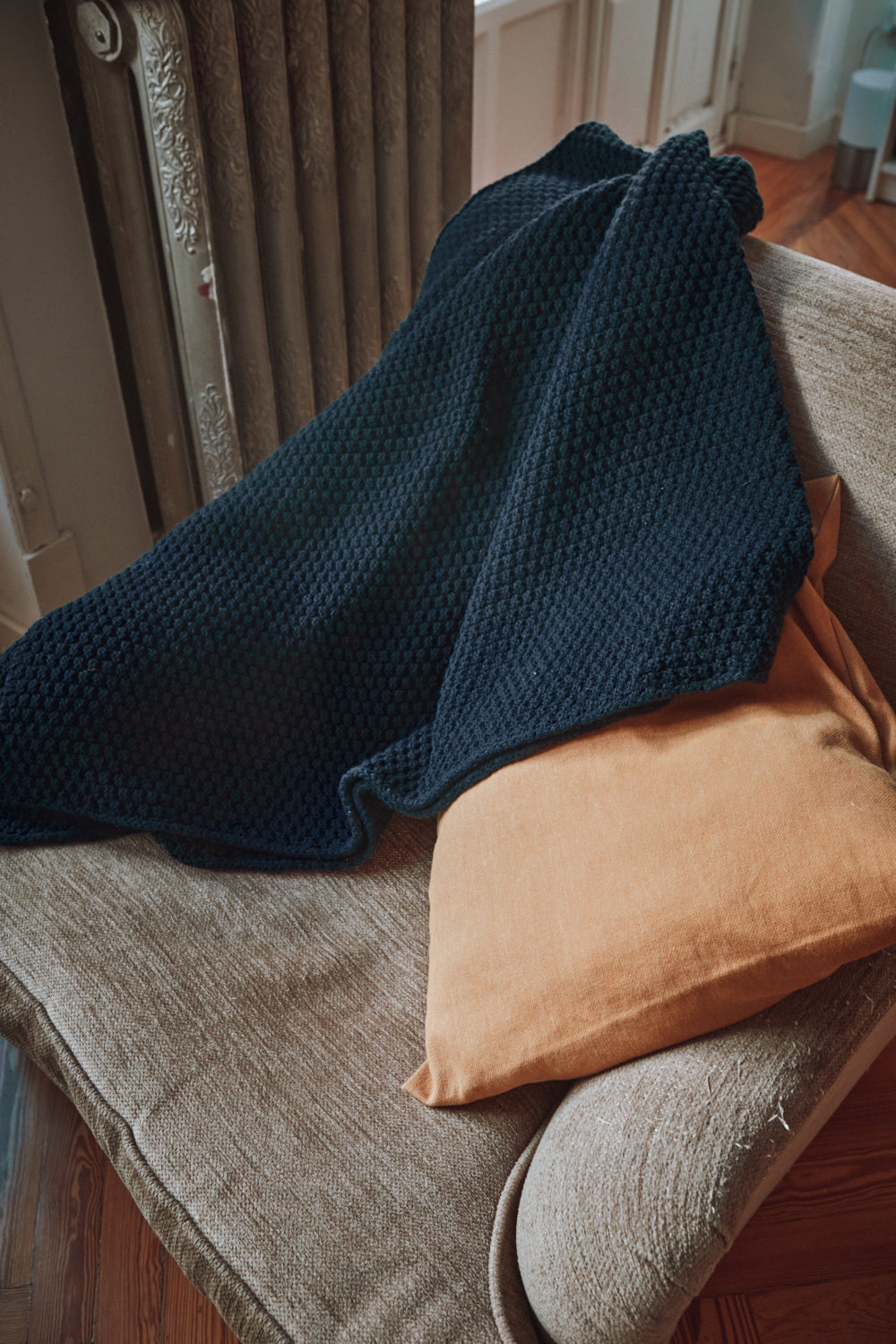 ISABELLE Sofa Throw Blanket in Merino Wool - Navy