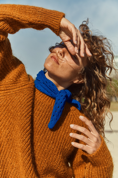 JANINE head scarf in Organic Cotton - Klein Blue - L'Envers