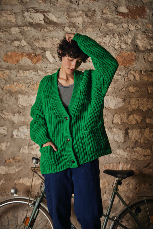 MIREILLE V Neck Sweater - 100% Cruelty Free Merino Wool in Parott green - Spanish Merino Wool Cardigan - L'Envers