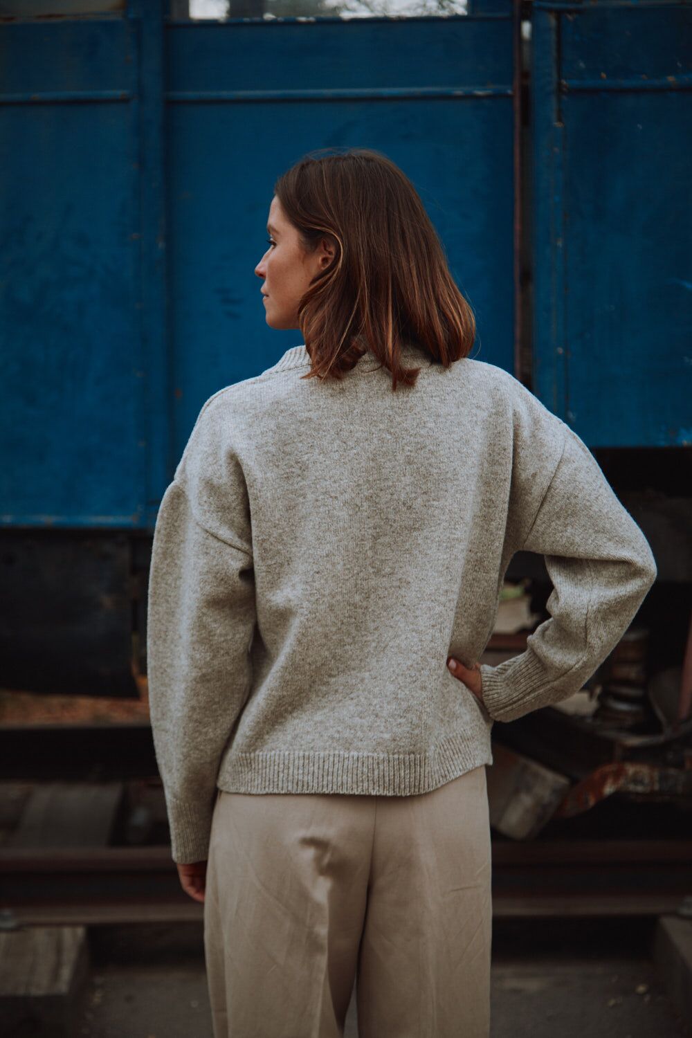 SANDRA Funnel-Neck Cardigan in Merino Wool - Beige. 100% cruelty- free and sustainable knitwear - L'envers