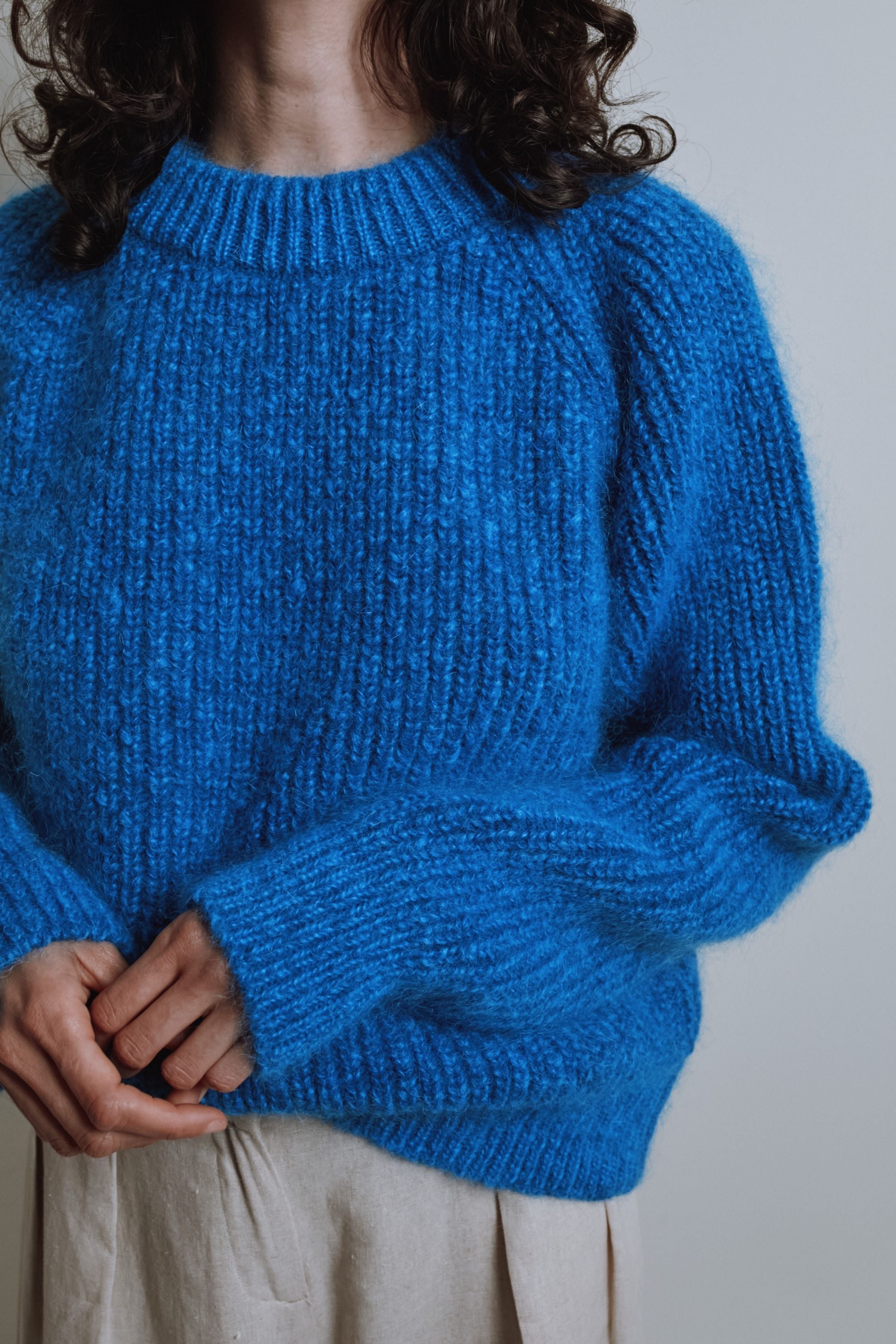 AGNÈS Raglan Sweater in Merino-Mohair Wool - Cobalt Blue