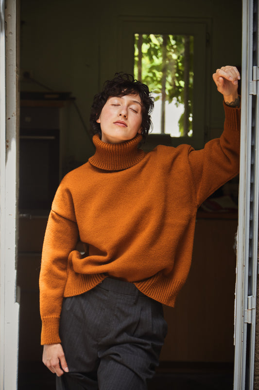 THERESE Sweater - 100% Cruelty Free Merino Wool in Amber Spanish Merino Wool sweater - L'Envers