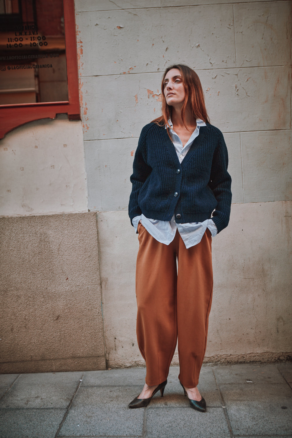 Pull col V ANNA - 100% Laine mérinos sans cruauté en Bleu marine - L'Envers