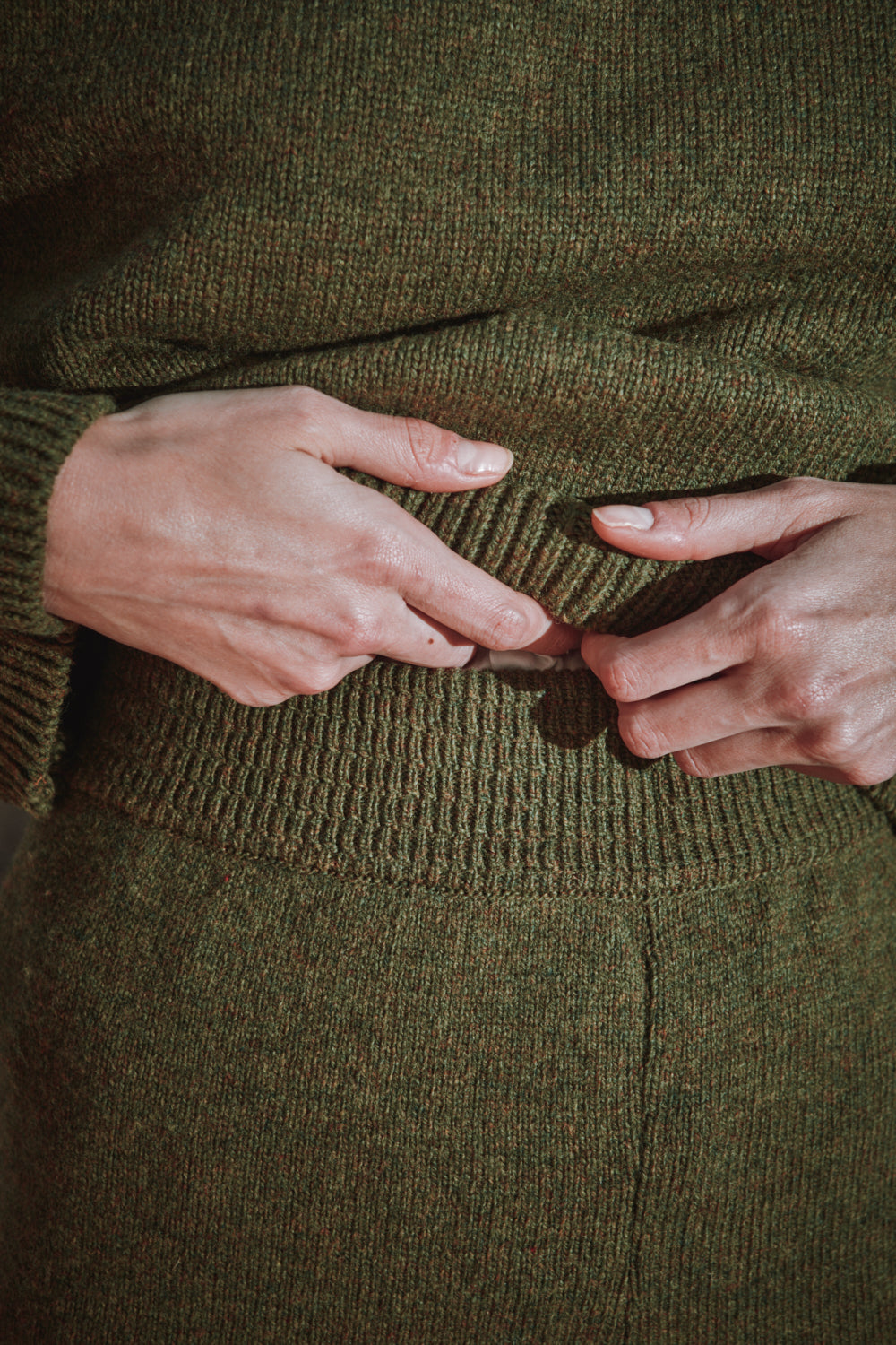 Pantalon HELENE en laine mérinos - Vert olive