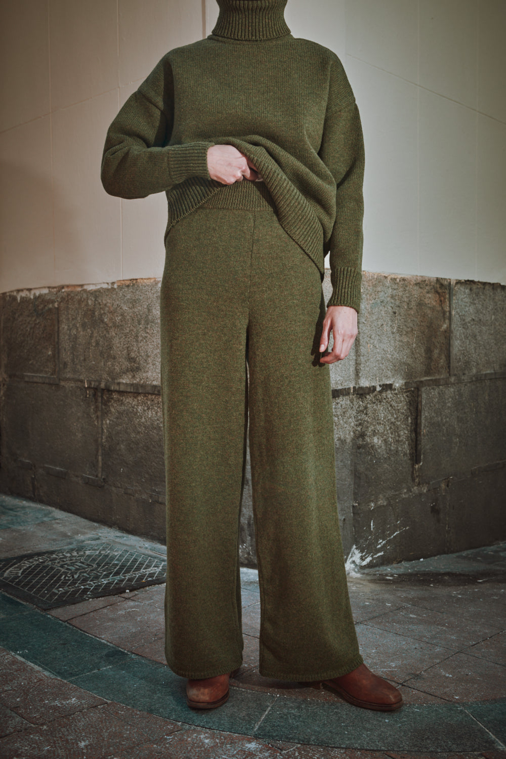 Pantalon HELENE en laine mérinos - Vert olive