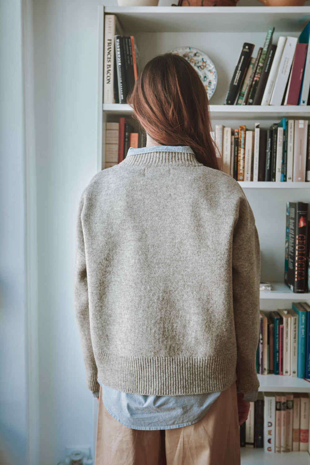 Pull LEONTINE à col V en laine mérinos - Beige