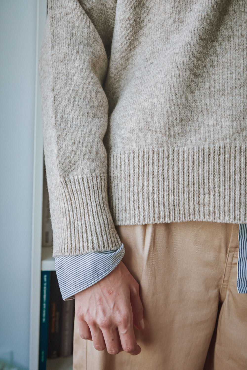 Pull LEONTINE à col V en laine mérinos - Beige