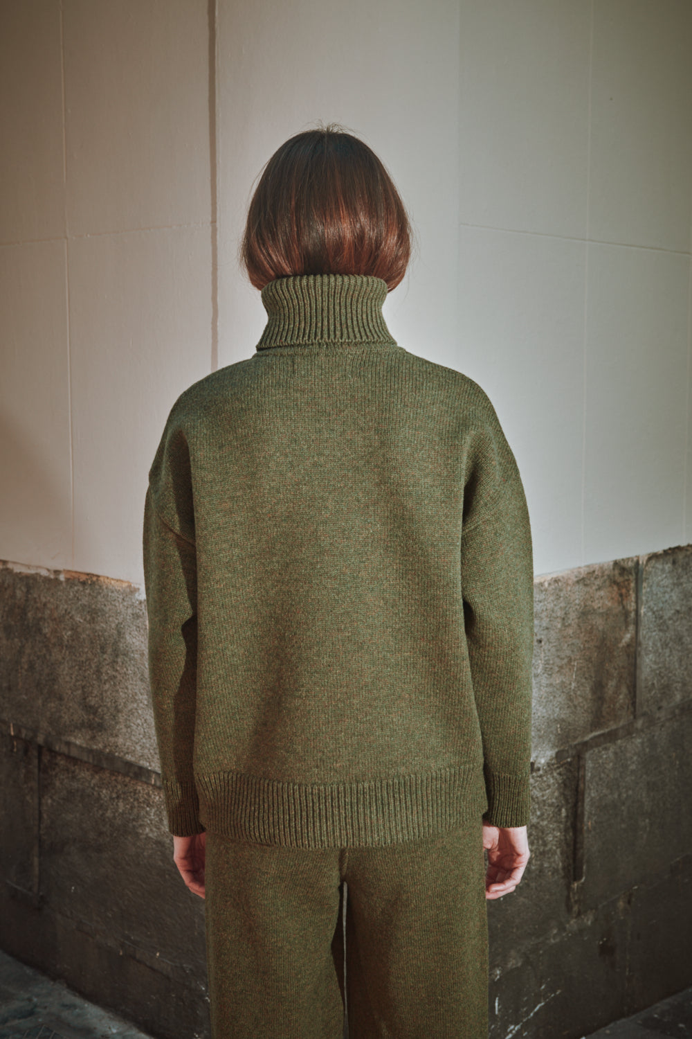 THERESE Pull à col roulé en laine mérinos - Vert olive