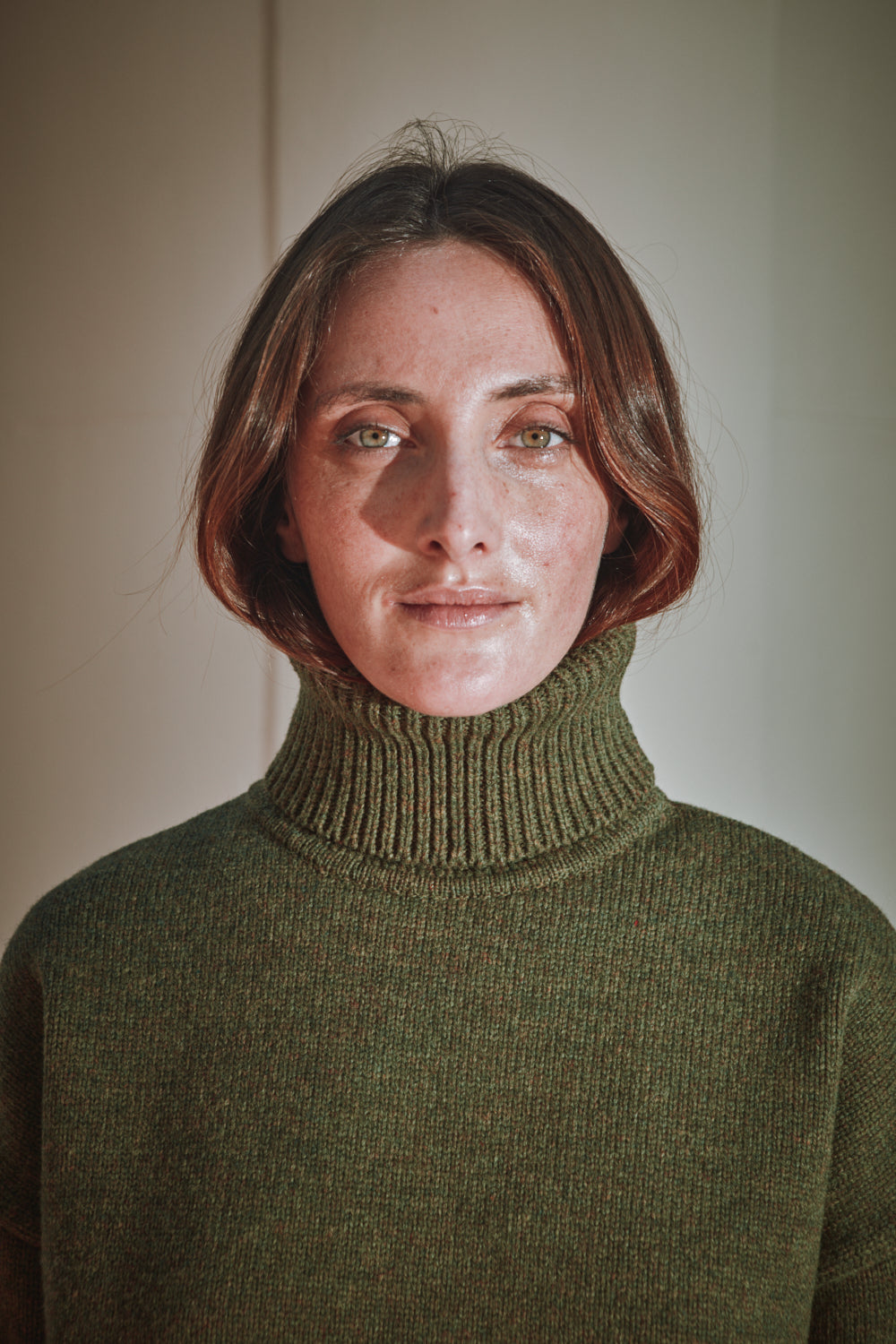 THERESE Pull à col roulé en laine mérinos - Vert olive