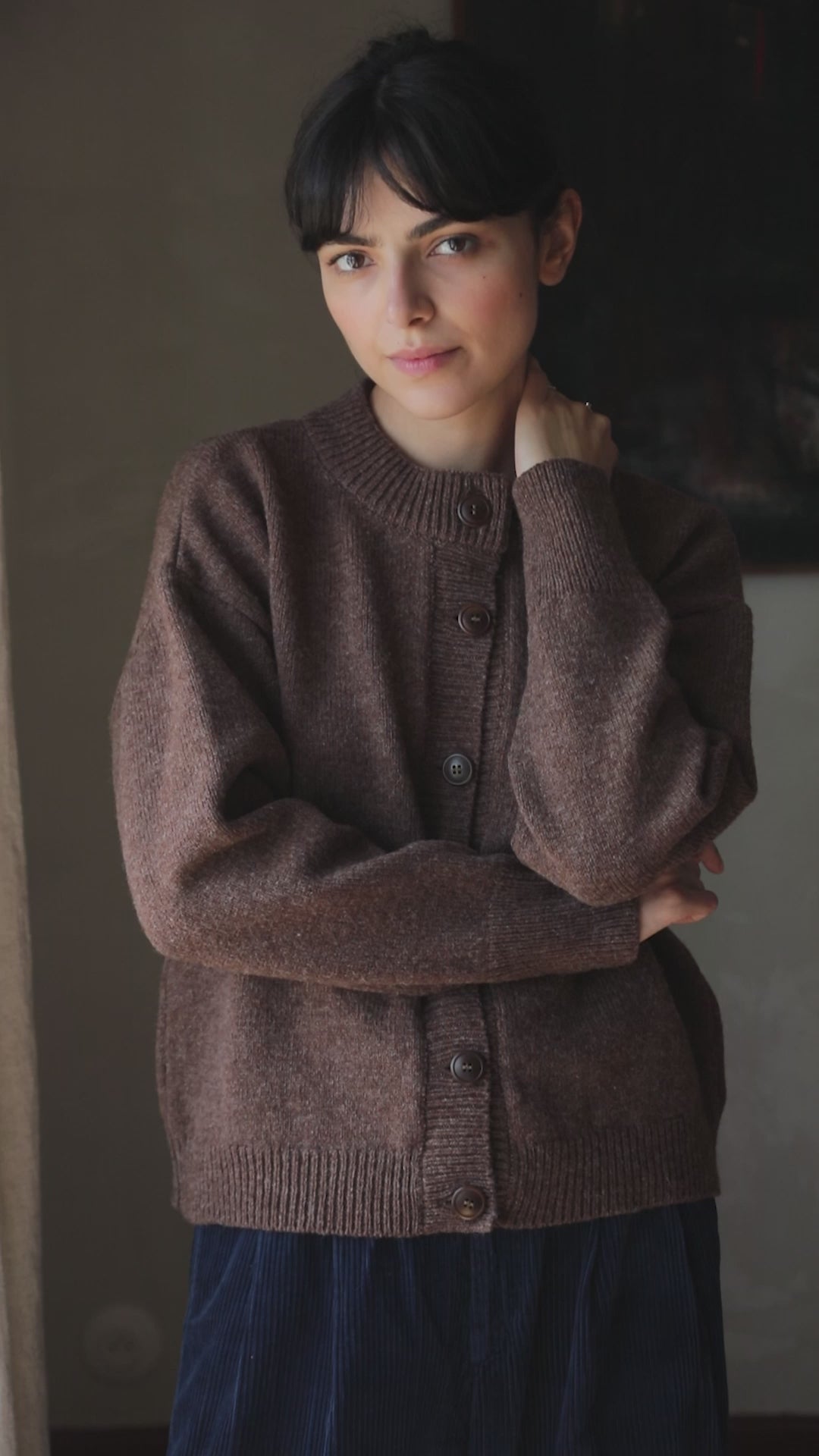 SANDRA Cardigan à col cheminée en laine mérinos - Chocolat - 100% cruelty- free and sustainable knitwear - L'envers