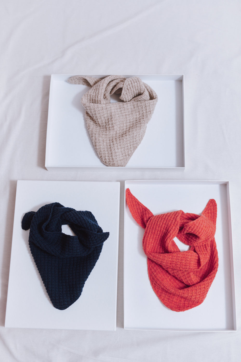 ROCIO Waffle Bandana in Merino Wool - Navy | L'Envers Fashion