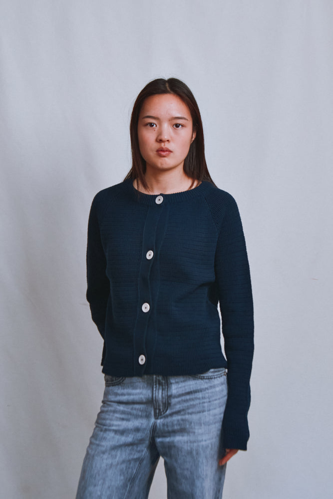Référence n° 510 - Cardigan court VALÉRIE en coton biologique - Bleu marine